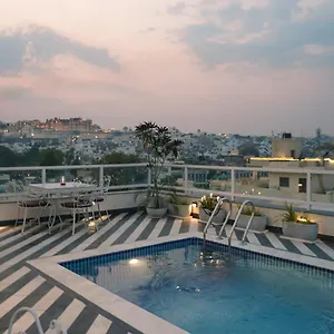 **** Hotel Naren Inde